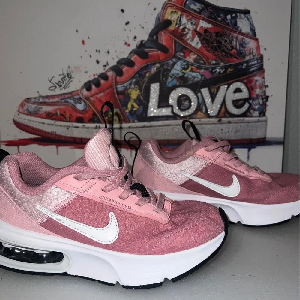 Nike Air Max INTRLK Lite Kids 2Y Pink Excellent DH9394-601 Athletic Sneakers
